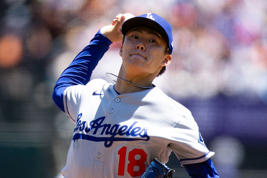 敵地でのジャイアンツ戦に先発したドジャース・山本由伸【写真：ロイター】