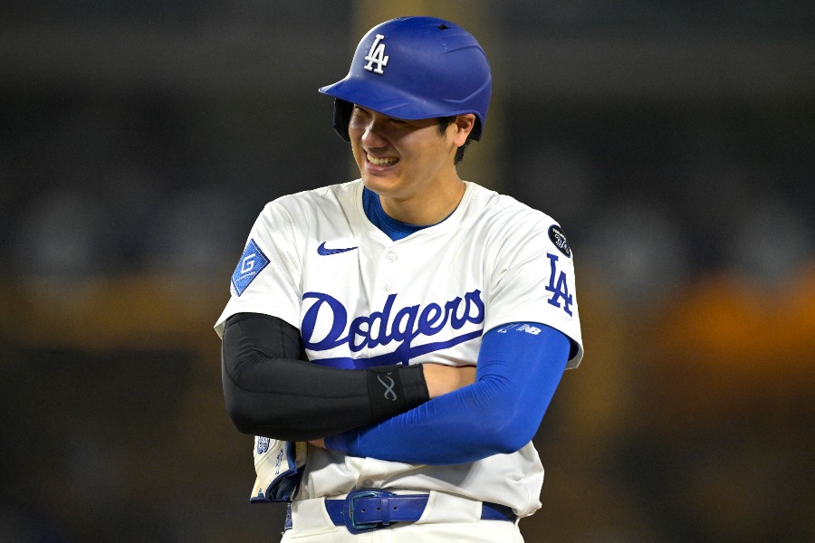 死球を受けても笑顔を見せるドジャース・大谷翔平【写真：ロイター】