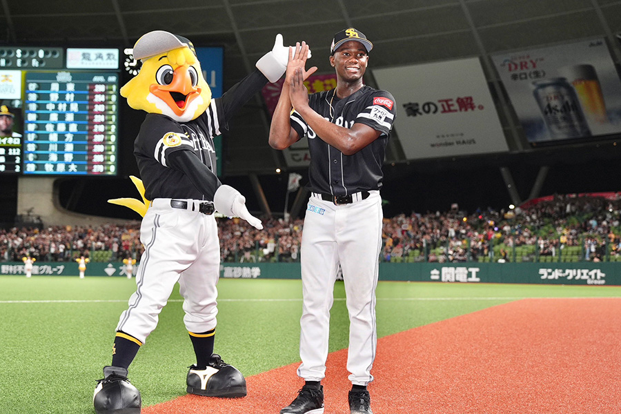 西武戦に先発したソフトバンクのリバン・モイネロ【写真：小林靖】