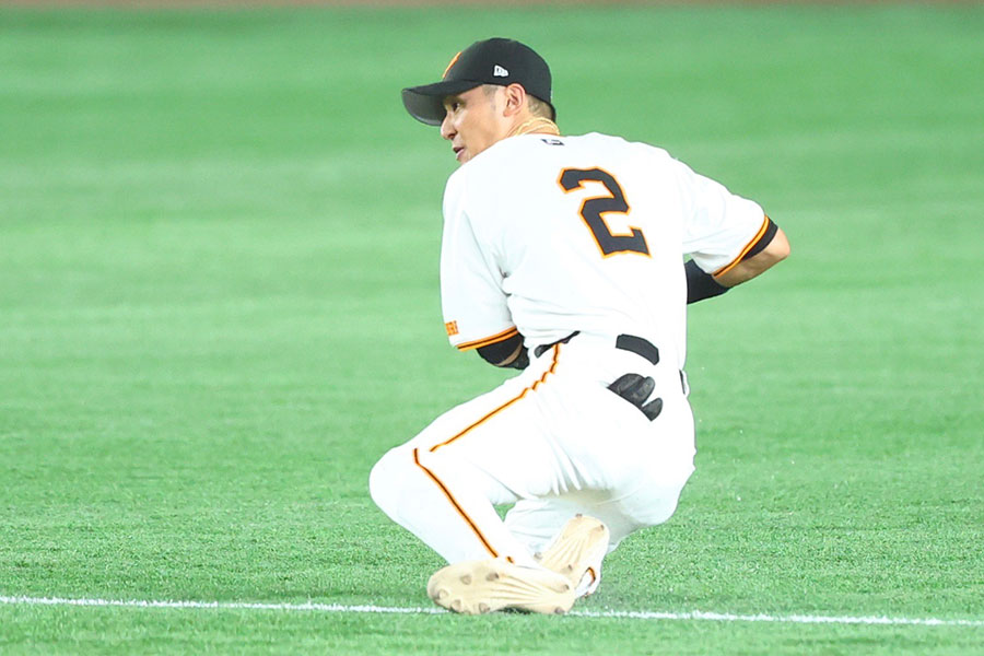 阪神戦で好守を見せた巨人・吉川尚輝【写真：加治屋友輝】