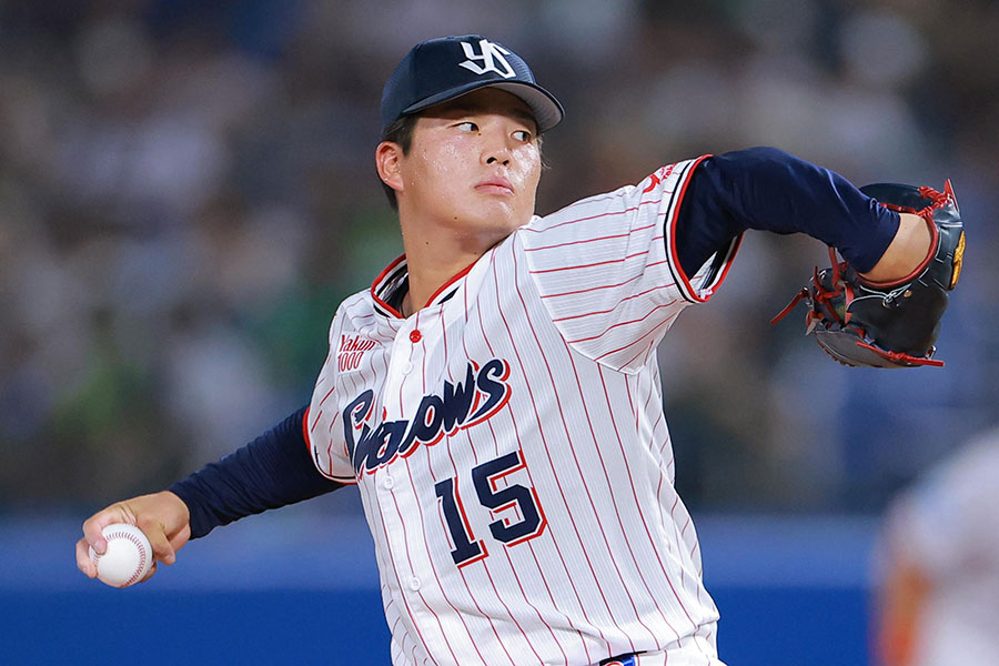 退場処分となったヤクルト・中村優斗【写真提供：産経新聞社】