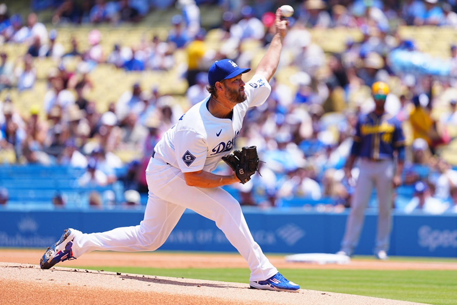 ブルワーズ戦に先発したドジャースのクレイトン・カーショー【写真：荒川祐史】