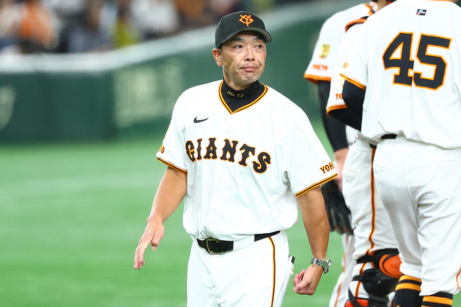 巨人・阿部慎之助監督【写真：加治屋友輝】