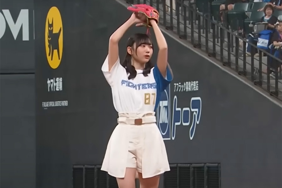 2024年6月28日に始球式を務めた藤嶌果歩さん【画像：パーソル パ・リーグTV】