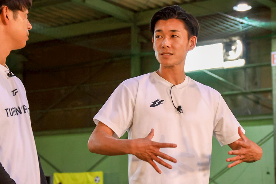 ランニングトレーナーの村田和哉氏【写真：伊藤賢汰】