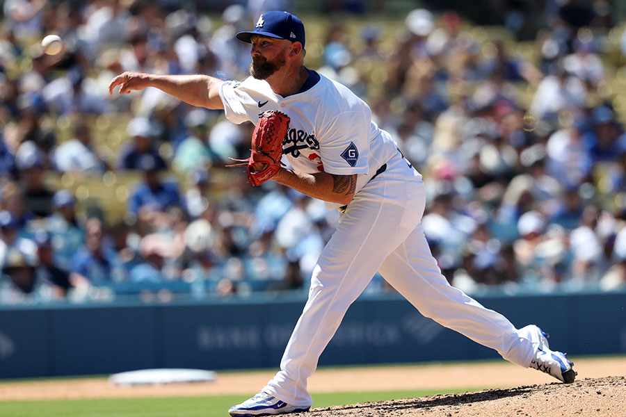 ツインズ戦、8回に崩れたドジャースのカービー・イエーツ【写真：ロイター】