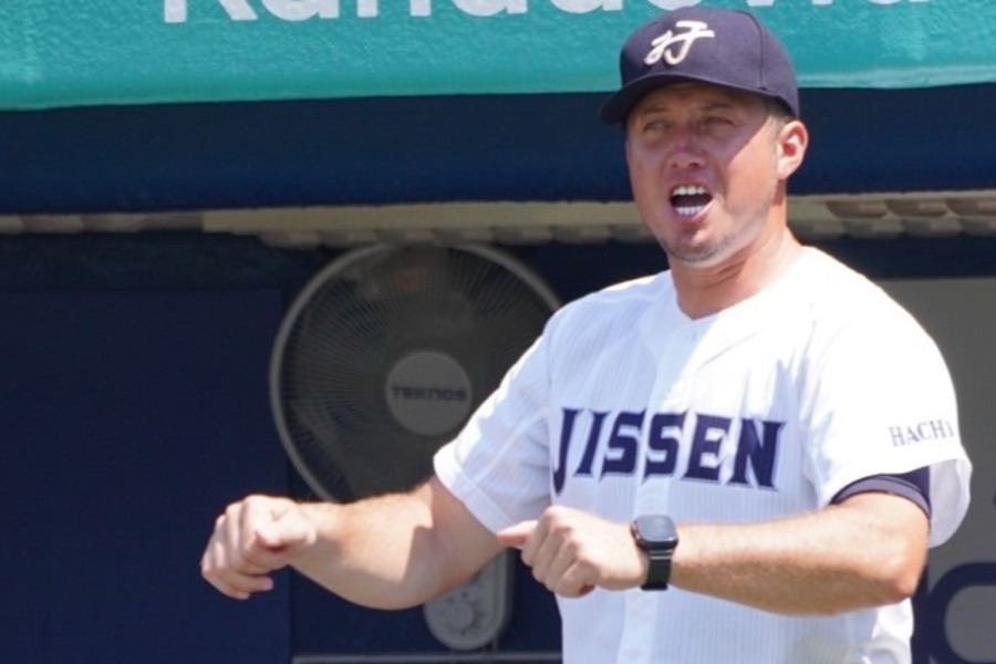 八王子実践高の河本ロバート監督【写真：宮脇広久】