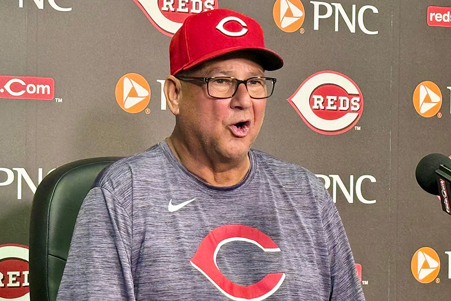 試合後、取材に対応したレッズのテリー・フランコーナ監督【写真：小谷真弥】