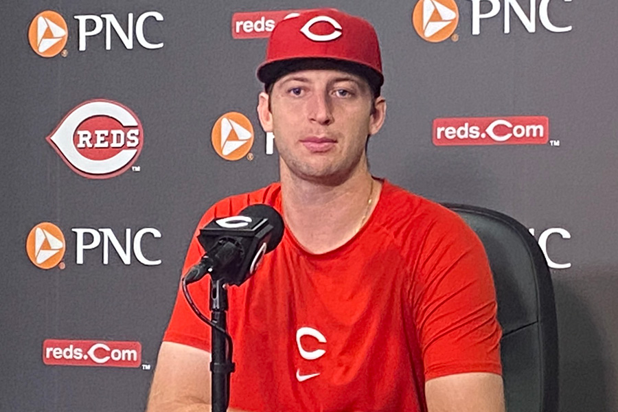 試合後,、取材に応じたレッズのニック・ロドロ【写真：真柴健】