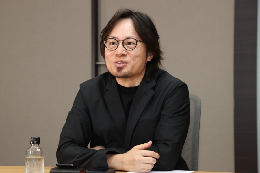 関家具の下條一利常務執行役員・営業統括本部長【写真：栗木一考】