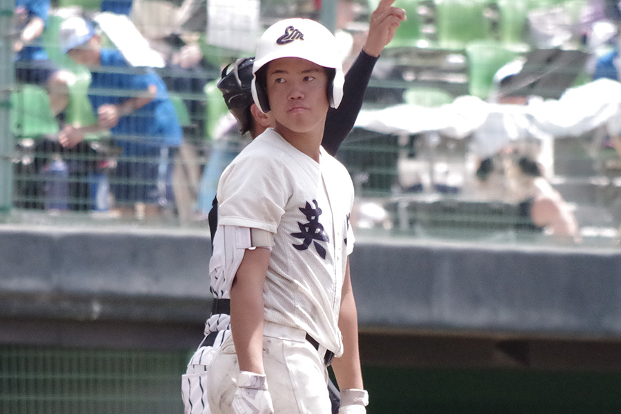 打席に立つ英明・丸與昊大【写真：喜岡桜】