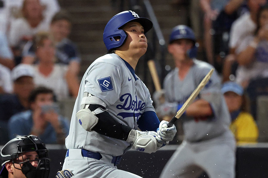 レイズ戦で内野安打を放ったドジャース・大谷翔平【写真：ロイター】