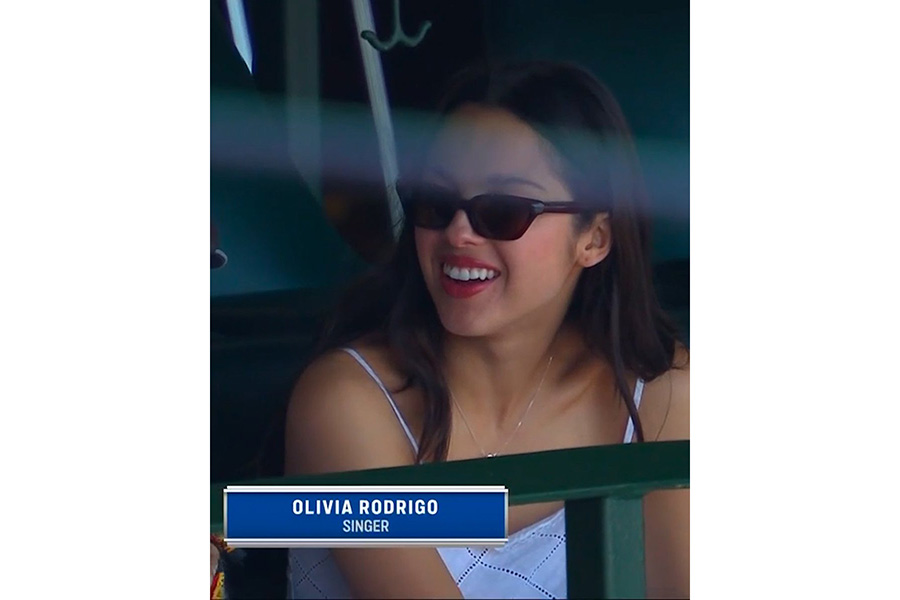 観戦に訪れたオリヴィア・ロドリゴさん【写真:MLB公式Xより】