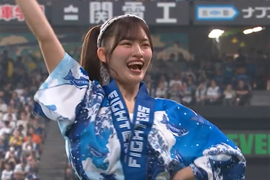 限定使用のハッピを着用したファイターズガールズ【画像：パーソル パ・リーグTV】