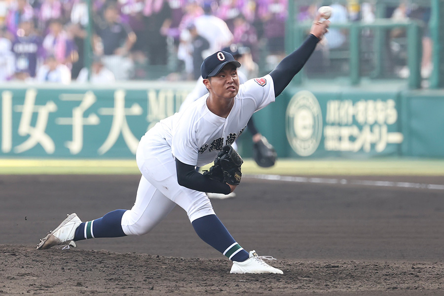 金足農戦に登板した沖縄尚学・末吉良丞【写真：加治屋友輝】