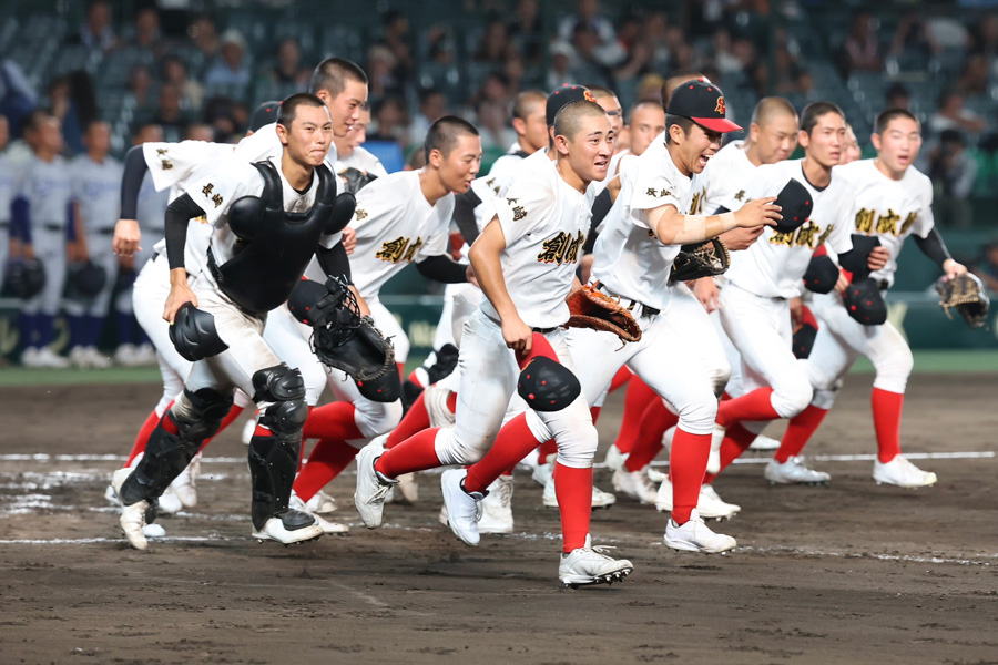 創成館の応援歌が話題になった【写真：加治屋友輝】