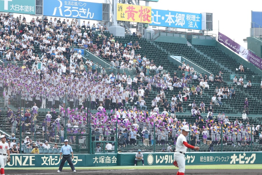 8日の第1試合で中継で流れた声が話題となっている【写真：加治屋友輝】