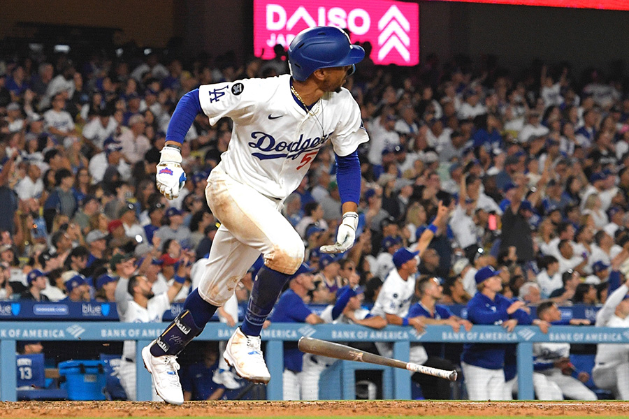 Bジェイズ戦で本塁打を放ったドジャースのムーキー・ベッツ【写真：アフロ】