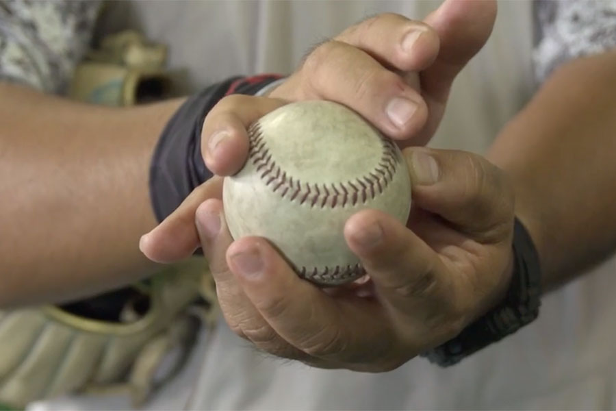 チェンジアップで“主体になる指”の違いとは【写真：編集部】