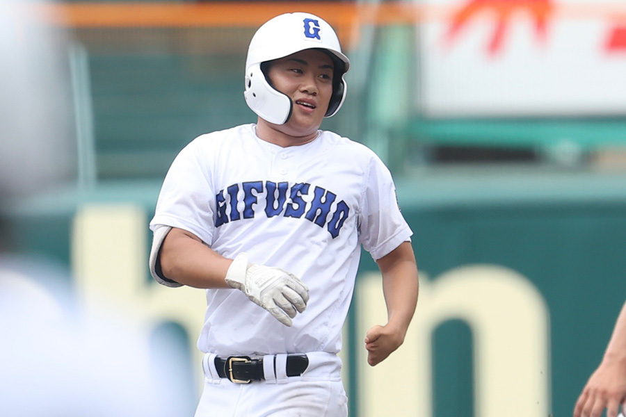 日大山形戦に出場した県岐阜商・横山温大【写真：加治屋友輝】