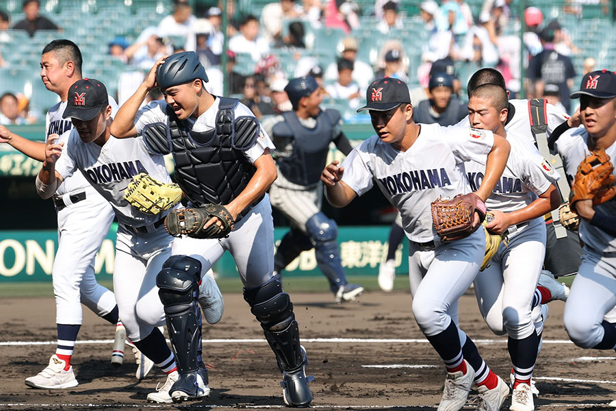 横浜高校ナイン【写真:加治屋友輝】
