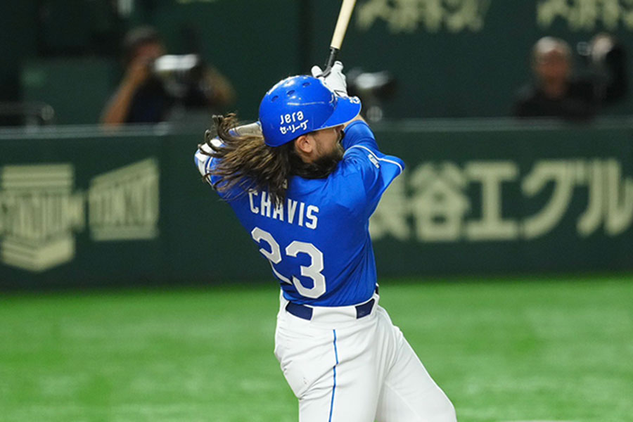 3号本塁打を放った中日のマイケル・チェイビス【写真：小林靖】