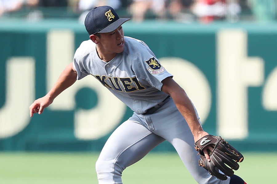 好守を見せた仙台育英・有本豪琉【写真：加治屋友輝】