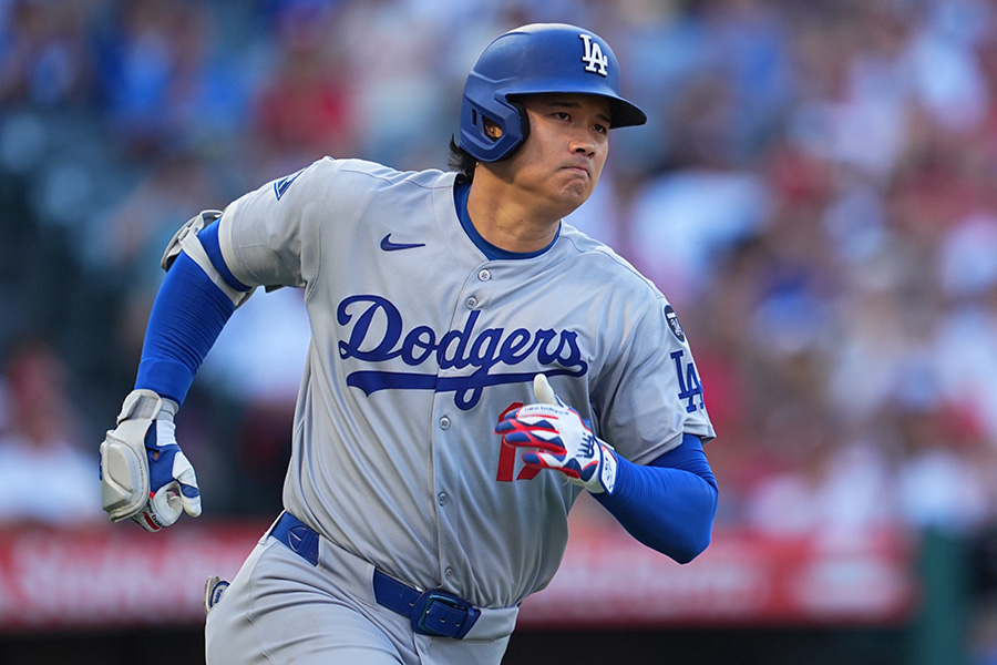 三塁打を放ったドジャース・大谷翔平【写真：イワモトアキト】