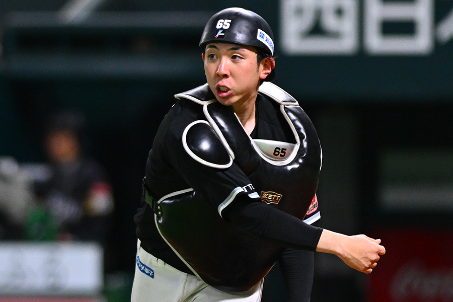 ロッテ・寺地隆成【写真：古川剛伊】