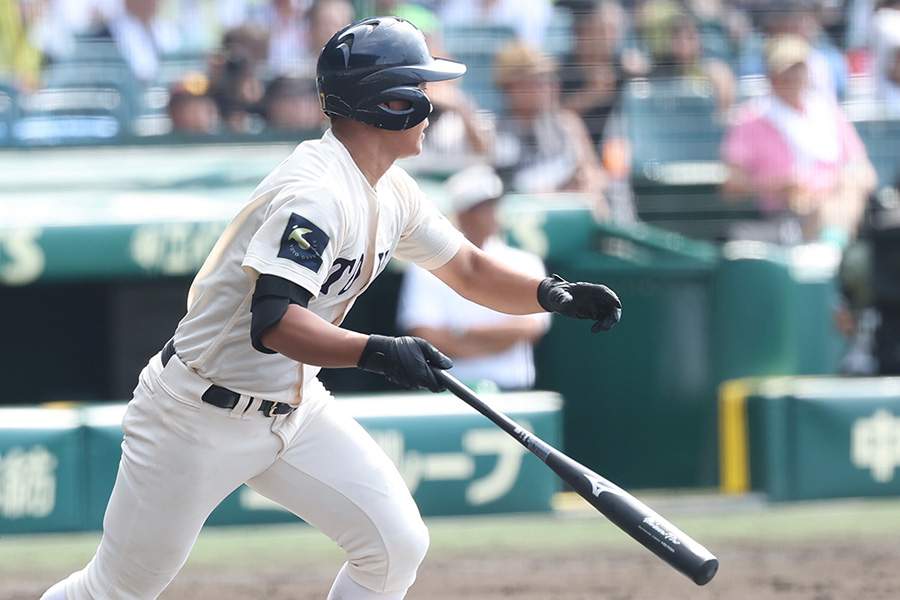 花巻東戦に出場した東洋大姫路・白鳥翔哉真【写真：加治屋友輝】