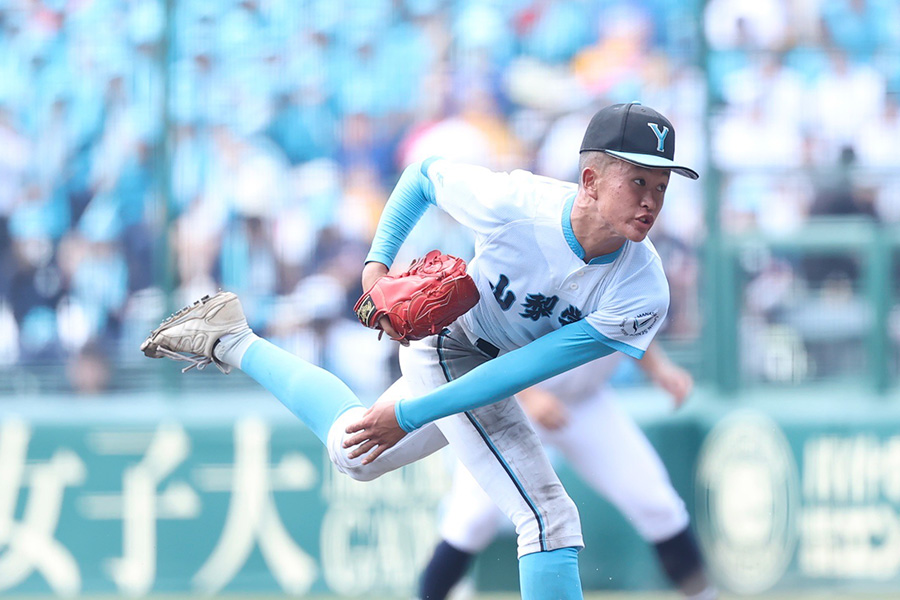 2番手で登板した山梨学院・檜垣瑠輝斗【写真：加治屋友輝】