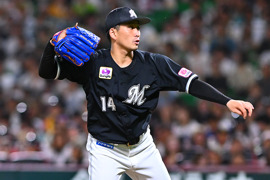 5勝目をあげたロッテ・小島和哉【写真：古川剛伊】