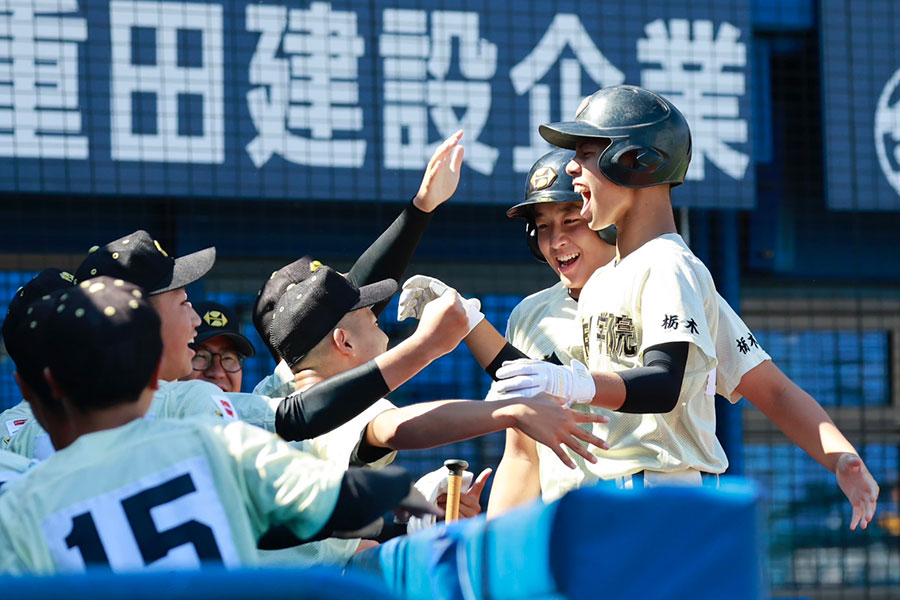 7回に勝ち越し2ランを放った作新学院中・西原壮雄【写真:小池義弘】