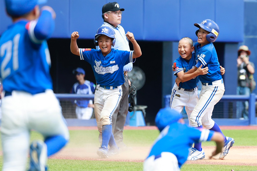 逆転サヨナラで勝利した長曽根ストロングス【写真：小池義弘】