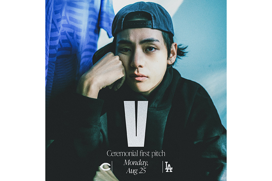 始球式に登場する「BTS」のVさん【写真提供：ドジャース】