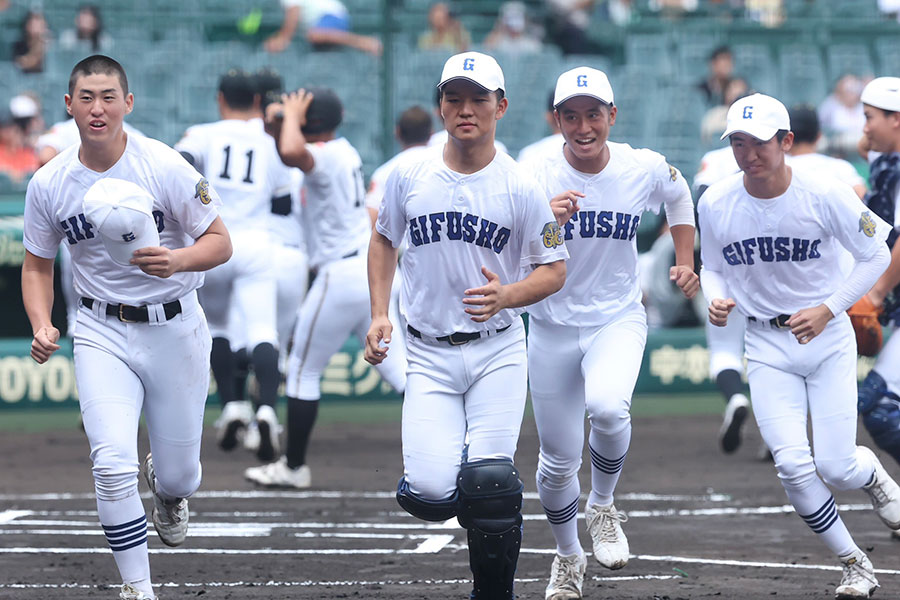 県岐阜商ナイン【写真：加治屋友輝】
