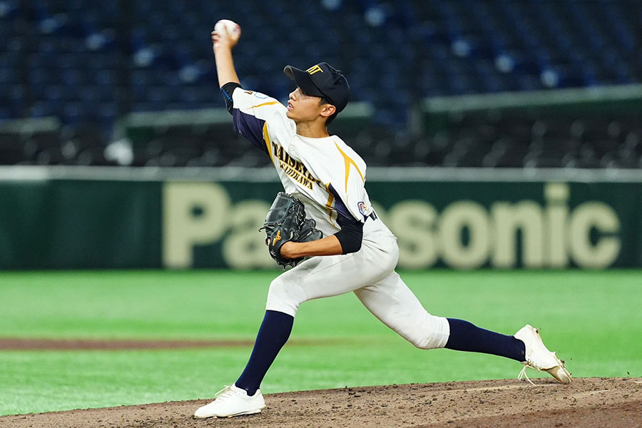 5回から登板した旭川大雪ボーイズ・樽井新太【写真：小林靖】