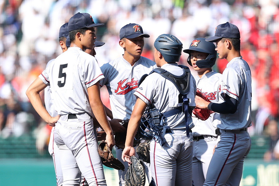 京都国際のナイン【写真：加治屋友輝】
