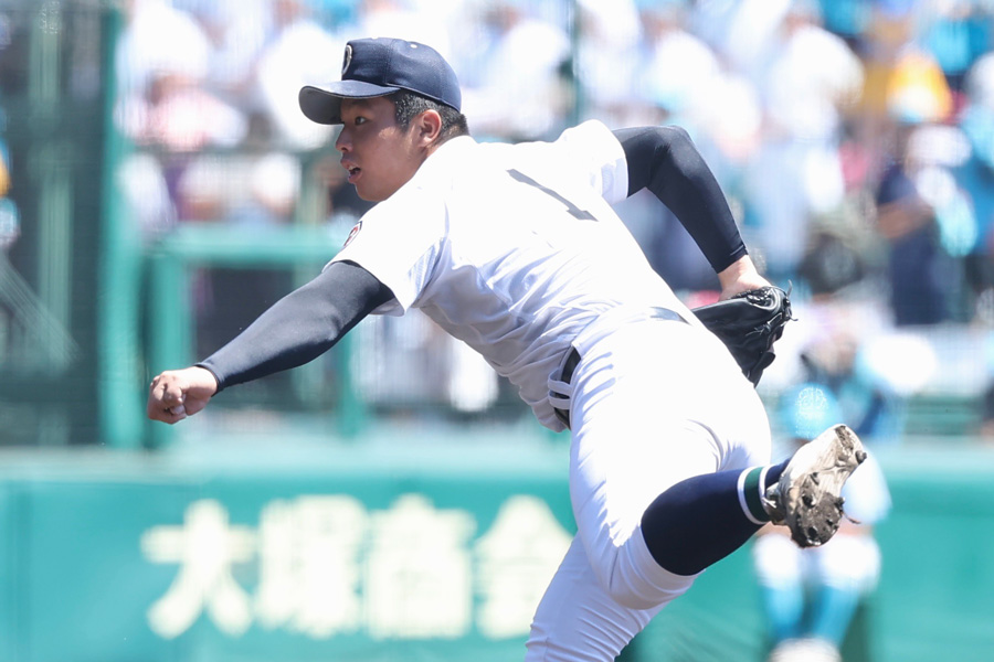 山梨学院戦に登板した沖縄尚学・末吉良丞【写真:加治屋友輝】