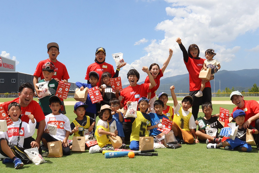 イベントに参加したアスリートと子どもたち【写真：編集部】