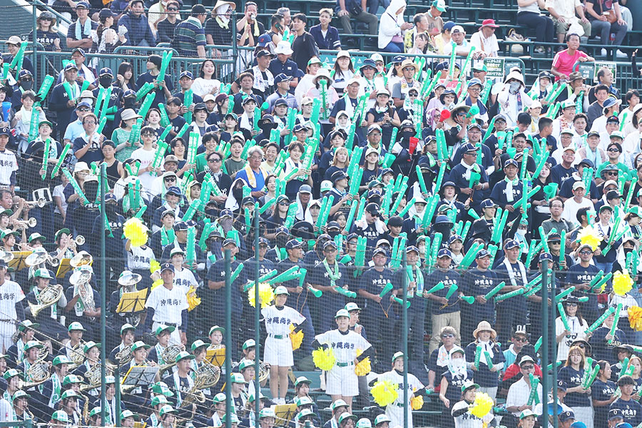 沖縄尚学アルプス【写真:加治屋友輝】