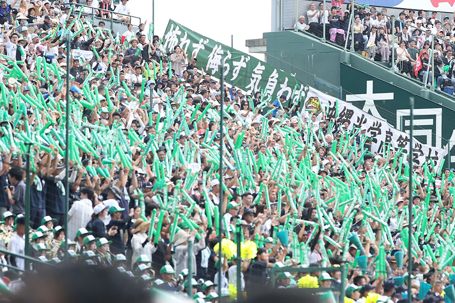 甲子園決勝に駆け付けた沖縄尚学応援団【写真:加治屋友輝】