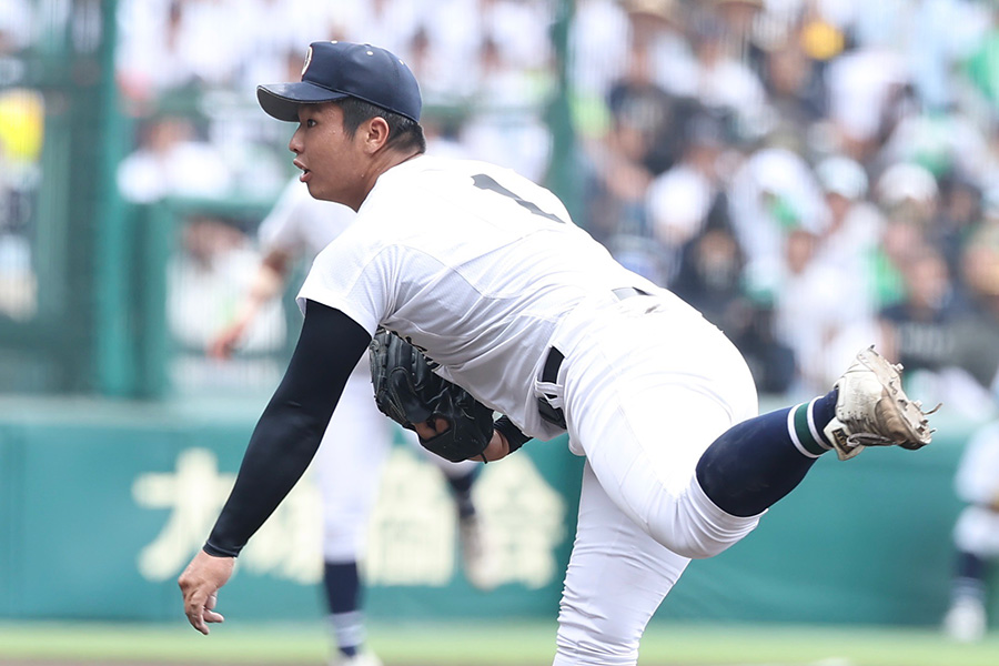 甲子園決勝戦に登板した沖縄尚学・末吉良丞【写真:加治屋友輝】