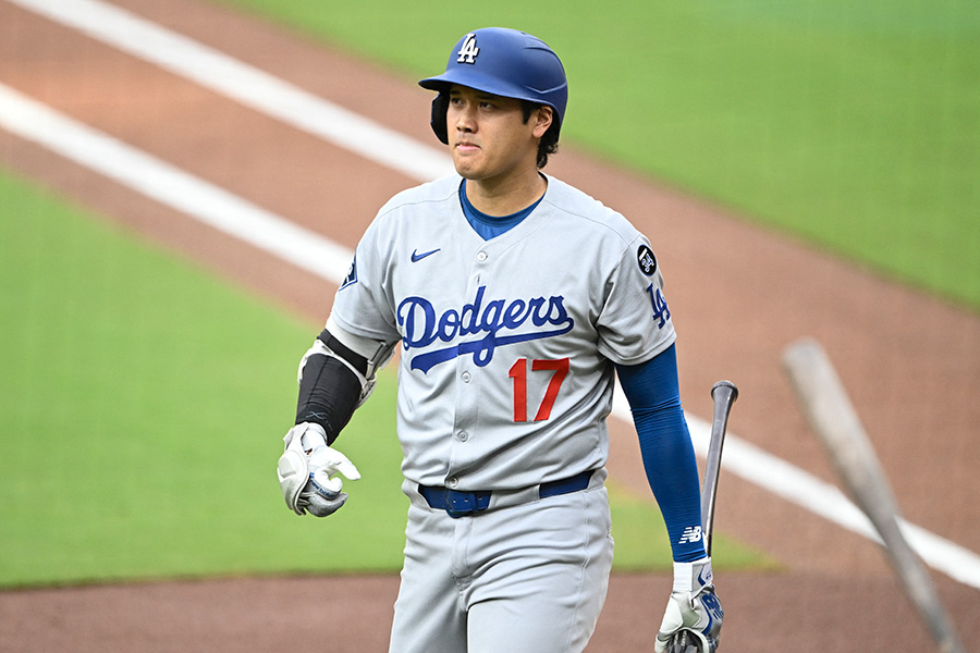 パドレス戦で三振を喫するドジャース・大谷翔平【写真:ロイター】