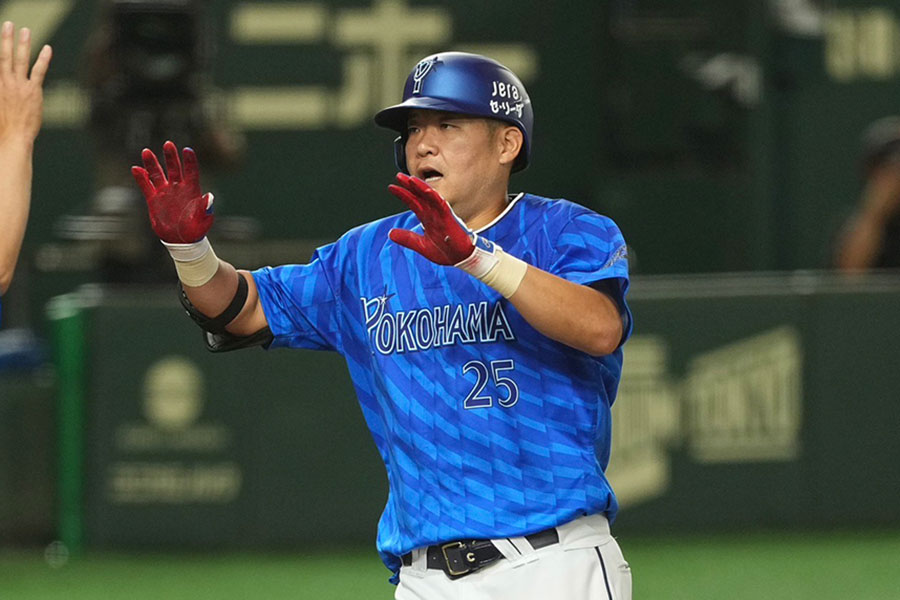 8号ソロを放ったDeNA・筒香嘉智【写真:小林靖】