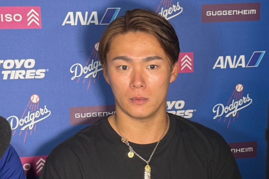 試合後、取材に応じたドジャース・山本由伸【写真:上野明洸】