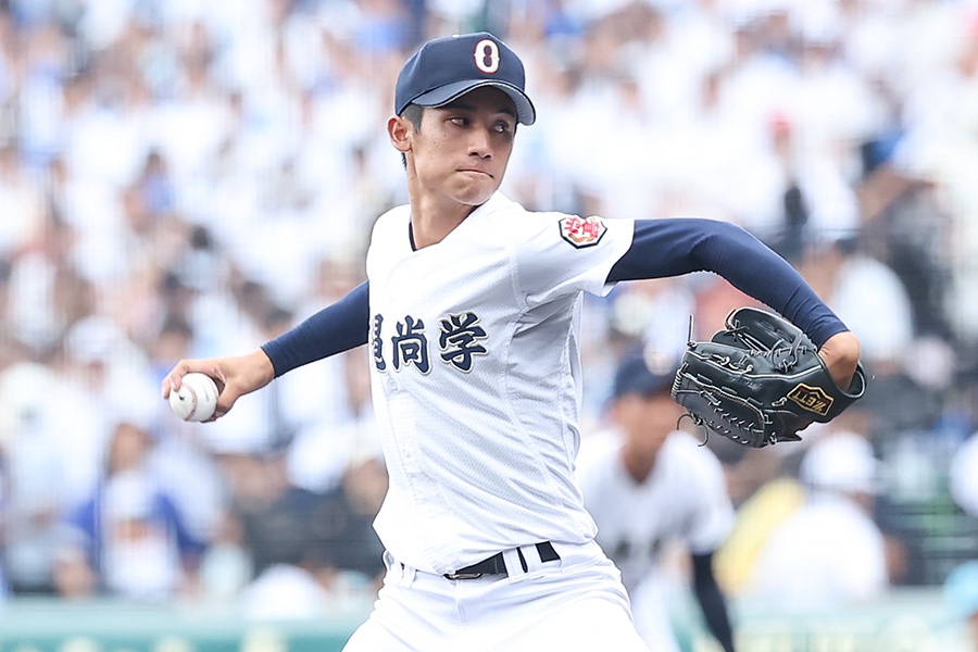 沖縄尚学・新垣有絃【写真：加治屋友輝】