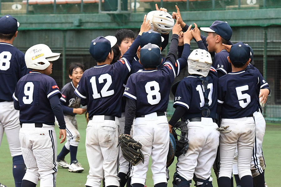 全日本学童予選東京都大会で優勝を果たした不動パイレーツ【写真：フィールドフォース提供】