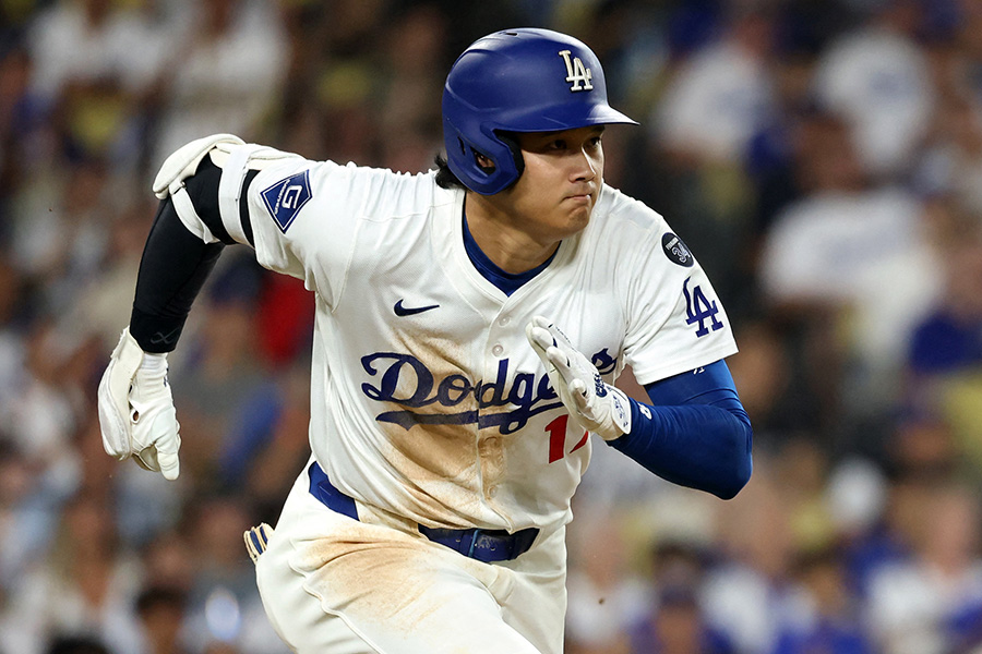 レッズ戦で6回に安打を放ったドジャース・大谷翔平【写真：ロイター】