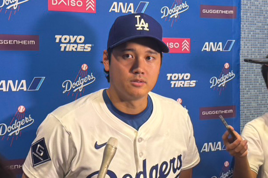 試合後、取材に応じたドジャース・大谷翔平【写真：上野明洸】